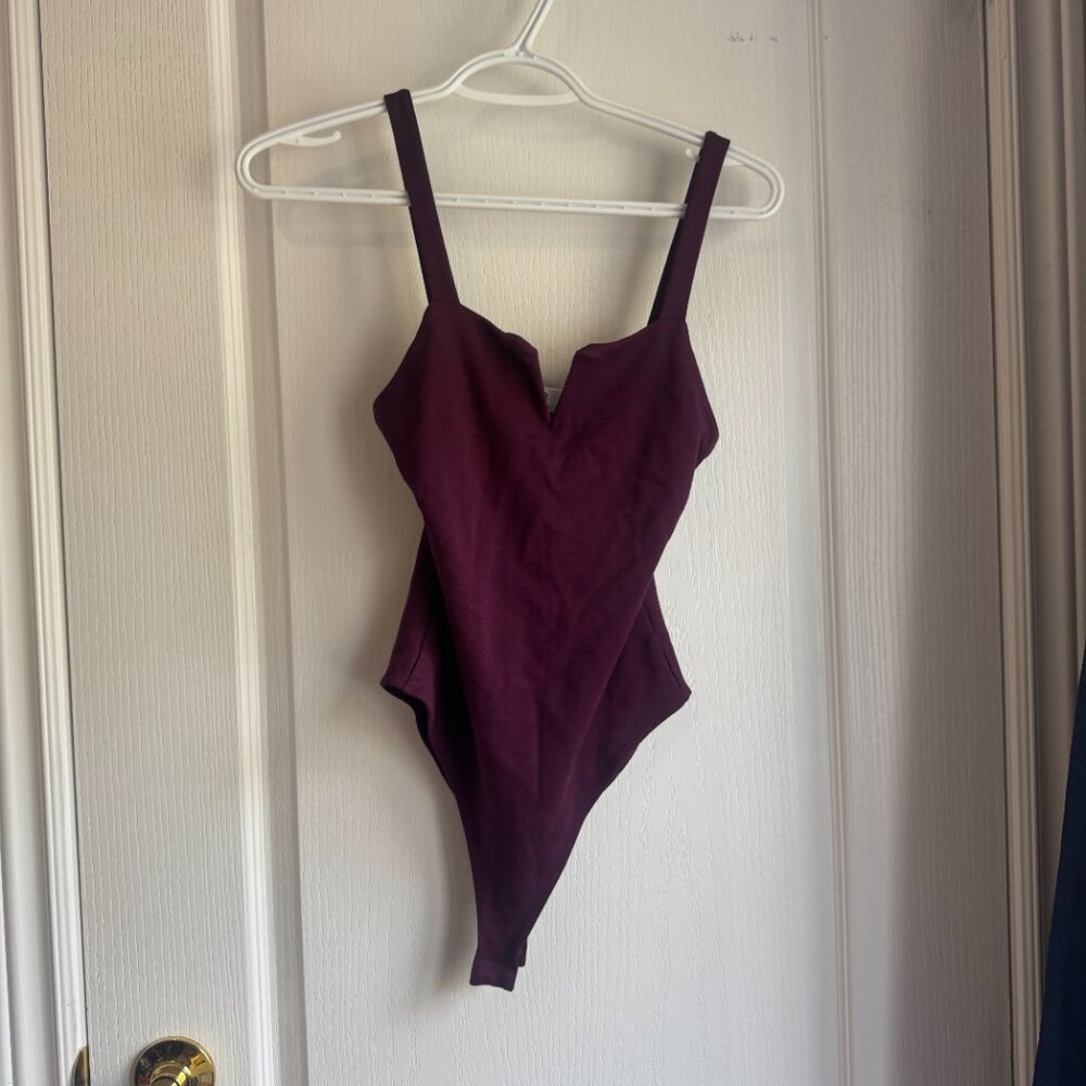 Socialite tight vneck bodysuit